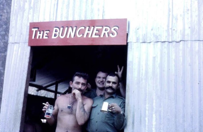 103 Sig Sqn 'The Bunchers'